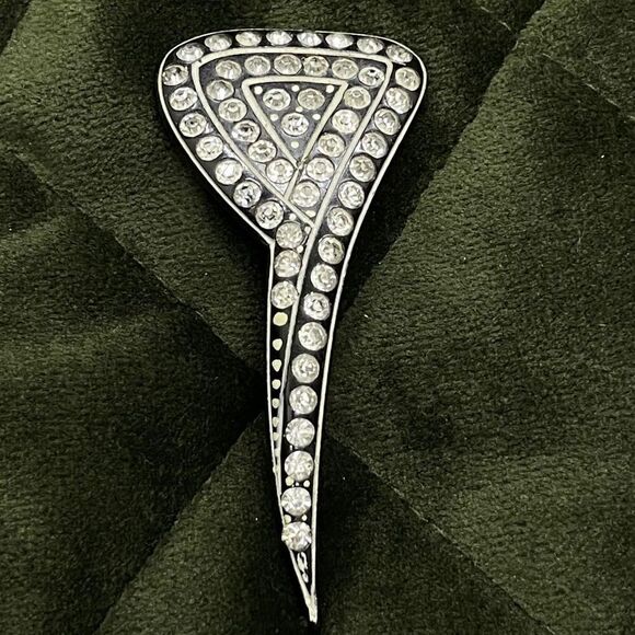 Antique brooch - diamanté set into black plastic with hand painted detail - Picture 3 of 11